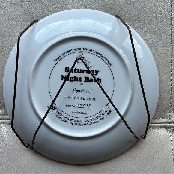 Franklin Mint Heirloom Recommendation Saturday Night Bath by Karyn E. Bell Plate - Picture 11 of 12